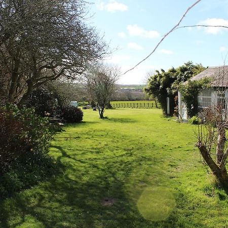 Cozy Country Cottage With Beautiful Rural Views Newquay  Exterior photo